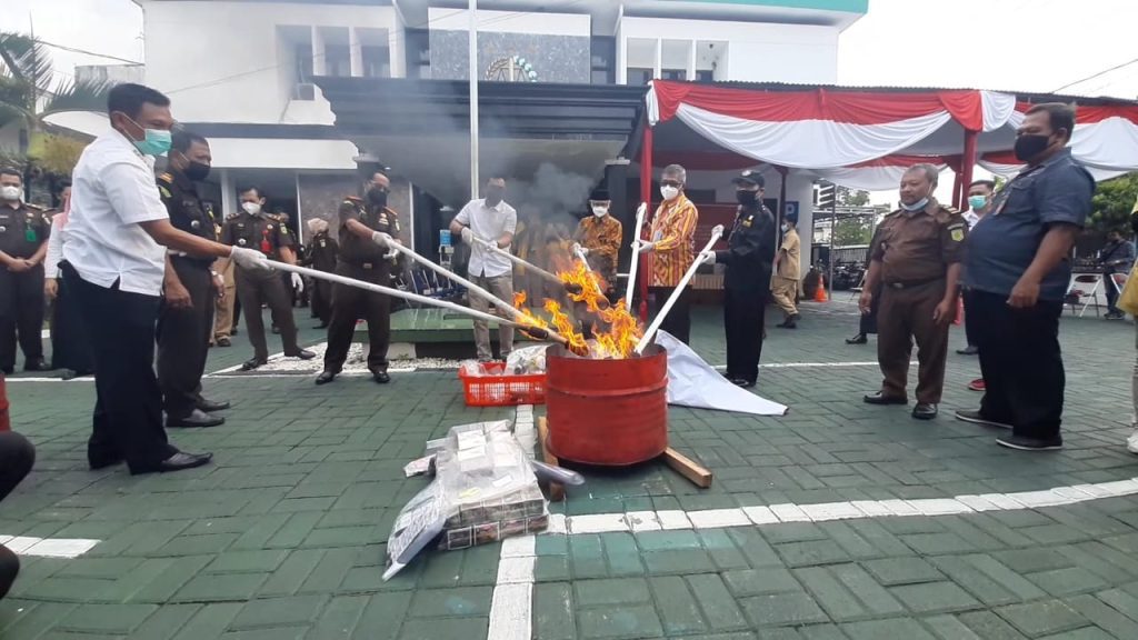 Kejari Cilacap Musnahkan Barang Bukti Ratusan Gram Sabu Sabu Dan Ribuan