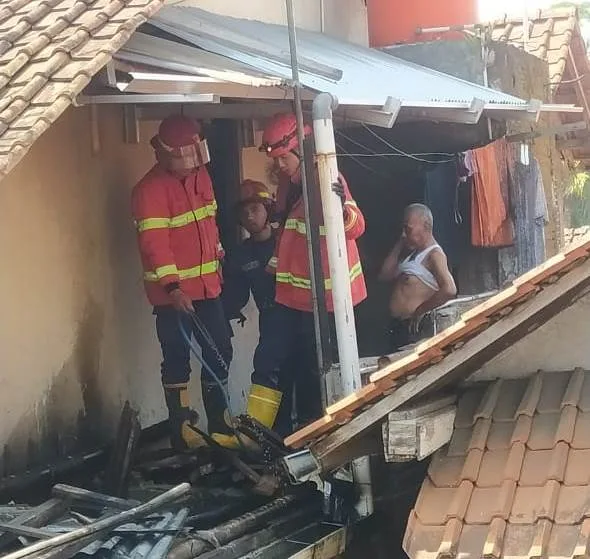 kebakaran bawang