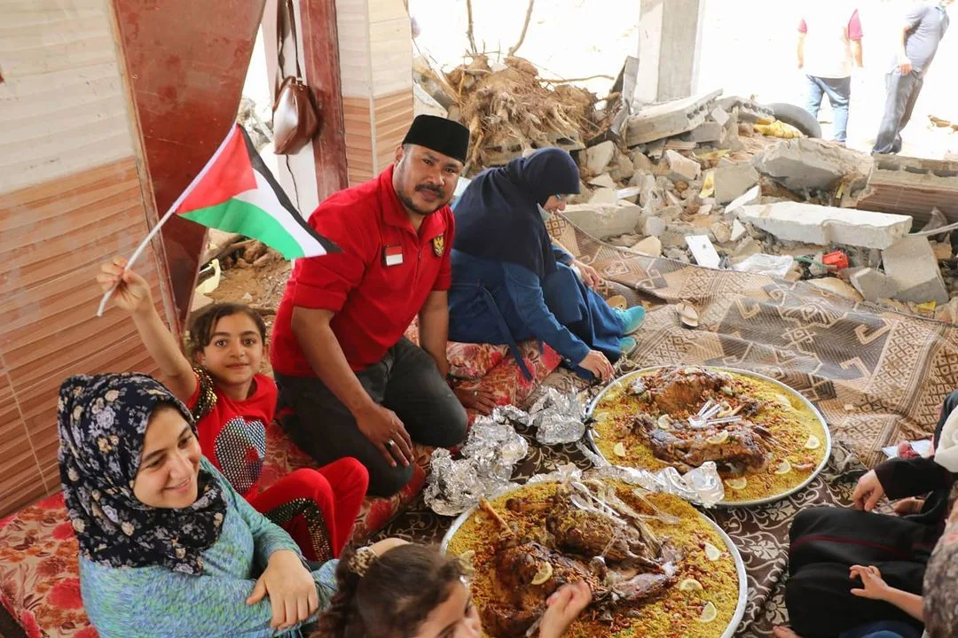 Potret WNI di Gaza, Bang Onim.