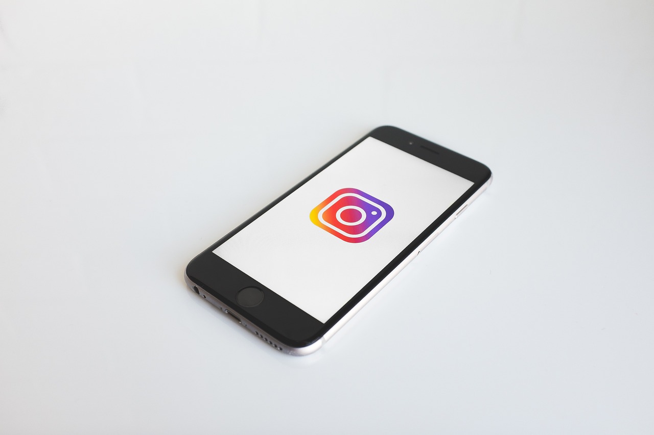 Cara keluar dari grup DM di Instagram