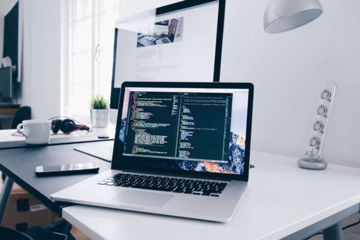Penjelasan tentang pembahasan bidang pada informatika