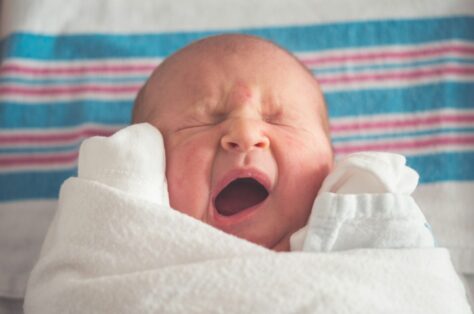 arti rainbow baby