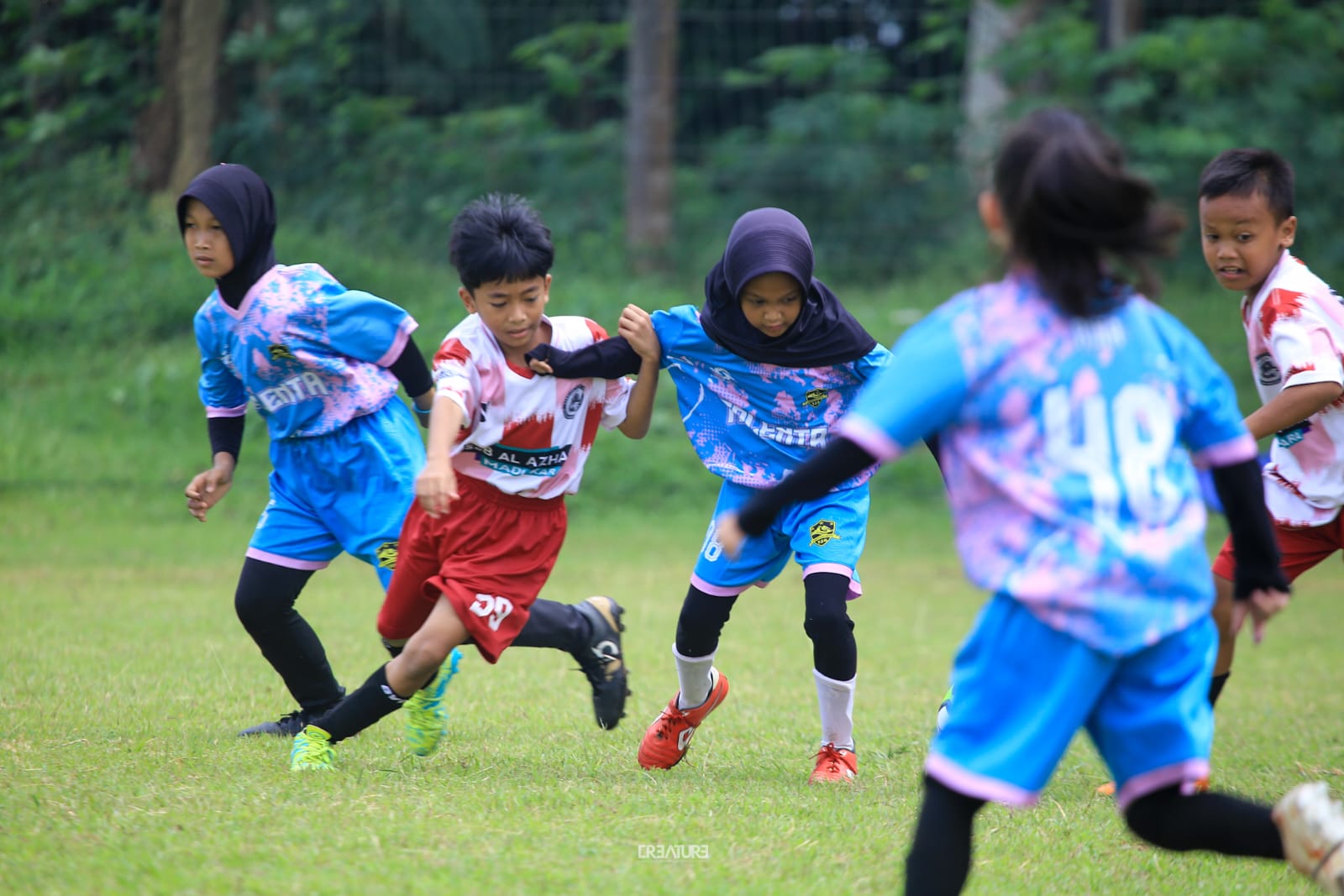 Turnamen kelompok usia