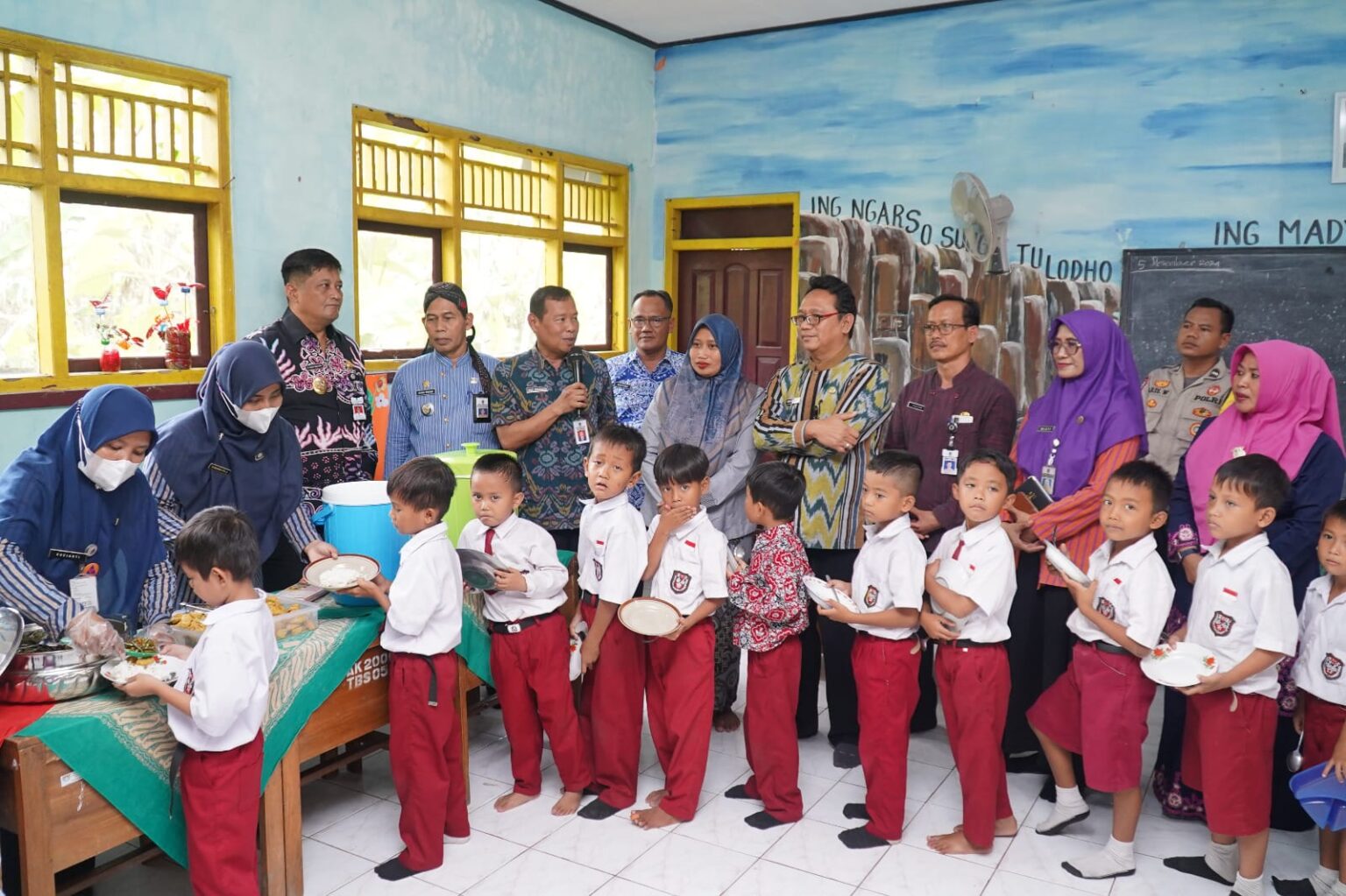 Cilacap Mulai Uji Coba Makan Bergizi Gratis Bagi Pelajar Sekolah Dasar