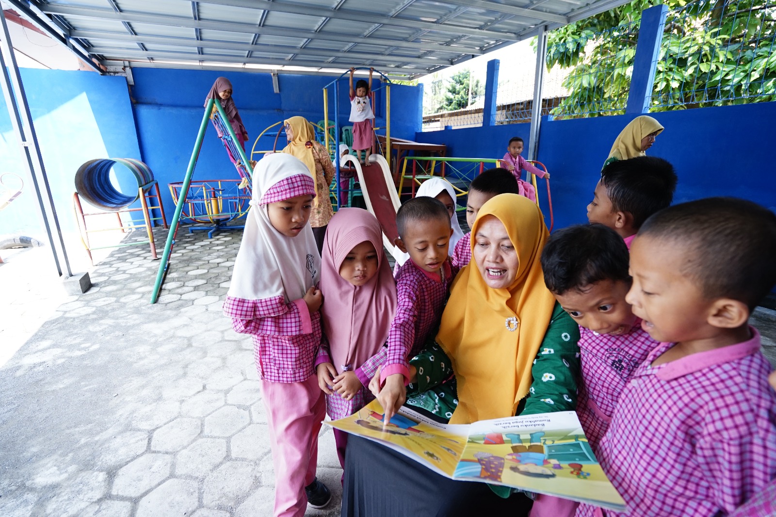 Bantuan pendidikan 