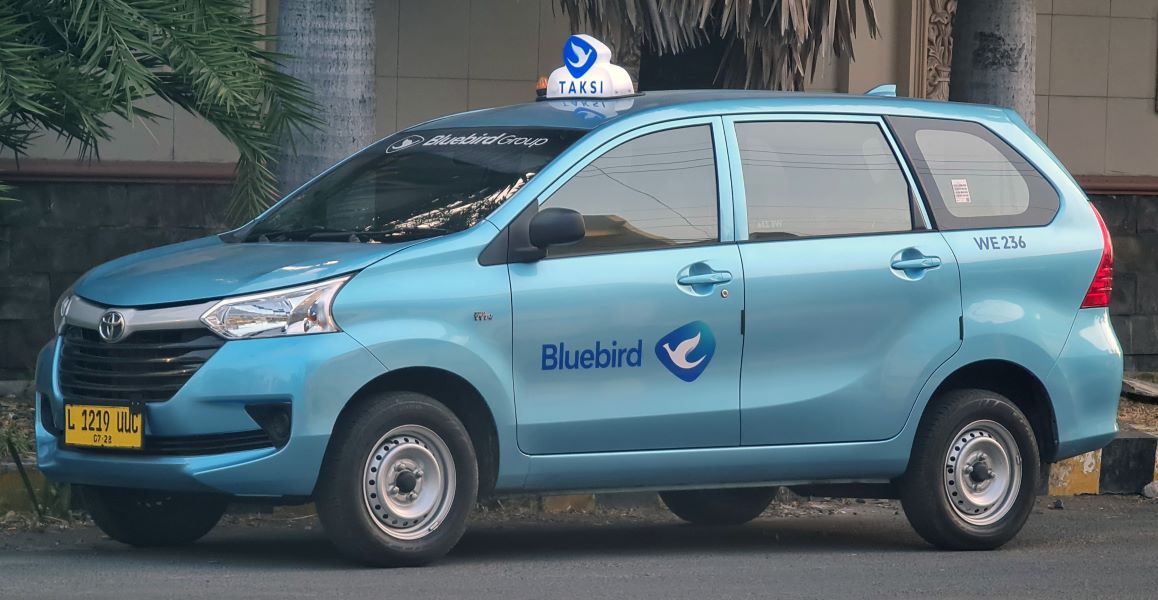 Harga Toyota Transmover Bekas Armada Taksi Bluebird di Semarang Menjelang Lebaran 2025