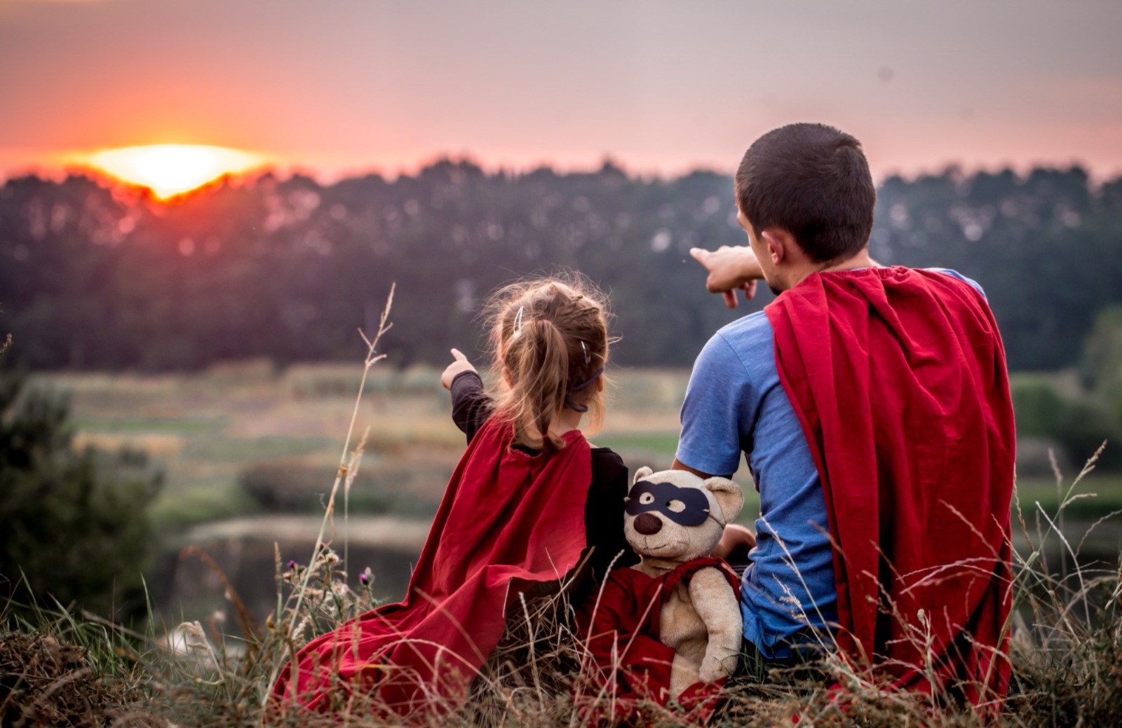 Hari Ayah Nasional 12 November: Momentum Sosok Ayah, Pahlawan Sejati dalam Keluarga (Foto : Freepik)