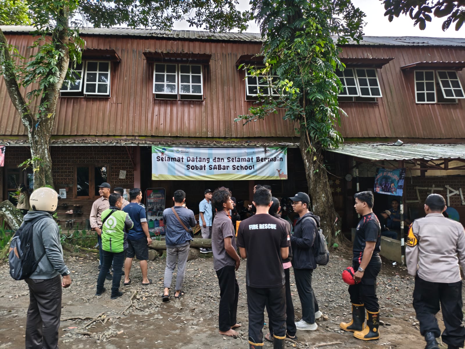 Lokasi bangunan sekolah ambruk di Kelurahan Pabuaran, Kecamatan Purwokerto Utara, Selasa (25/11/2025).(Shandi)