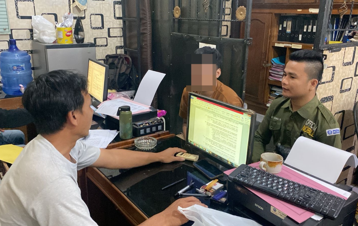 Satresnarkoba Polresta Cilacap mengamankan terduga pengedar obat berbahaya di wilayah Kecamatan Kroya. (Polresta Cilacap)