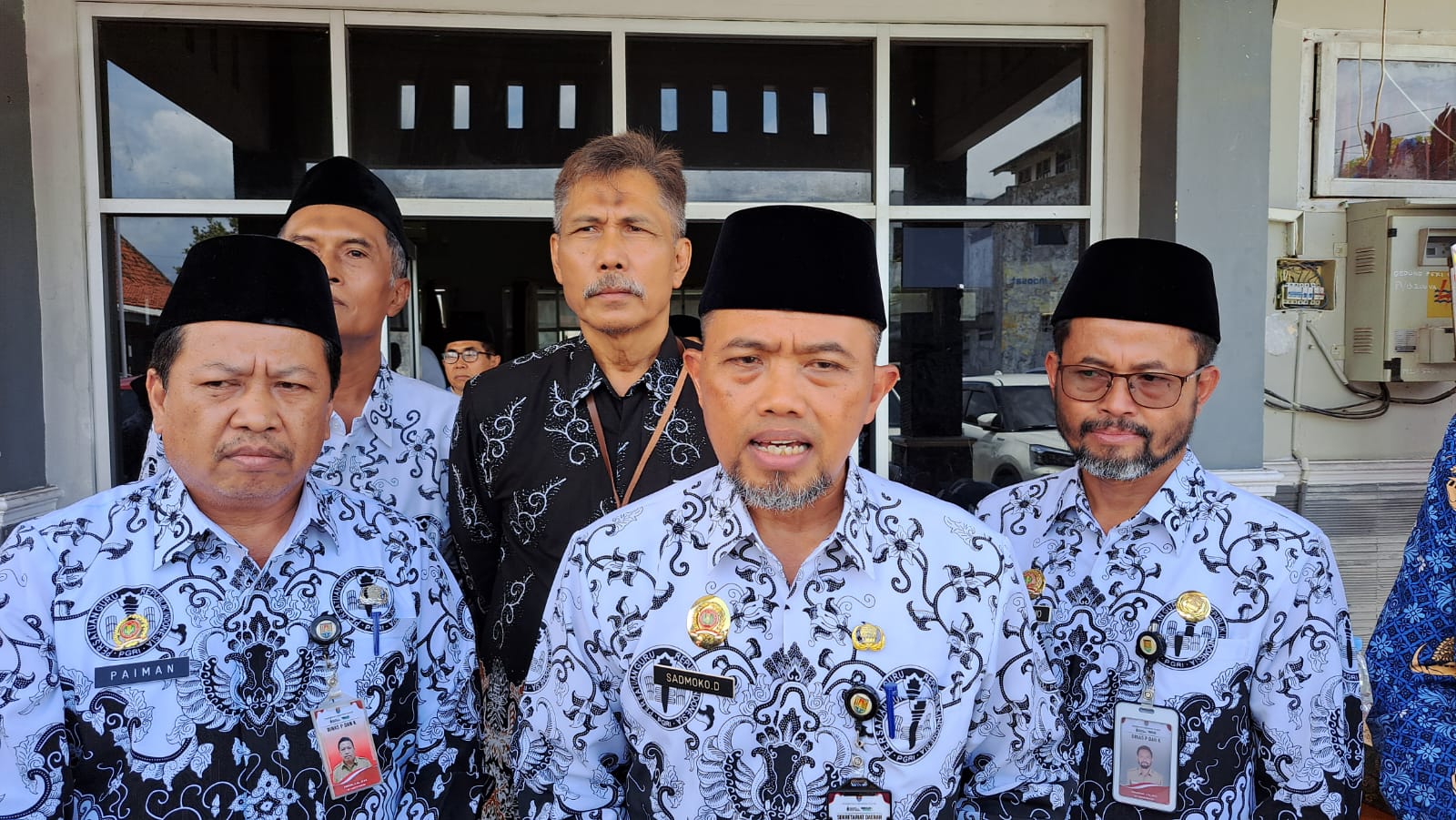 Sekretaris Daerah Kabupaten Cilacap, Sadmoko Danardono saat memberikan keterangan terkait kesejahteran guru di Cilacap. (Ulul Azmi).