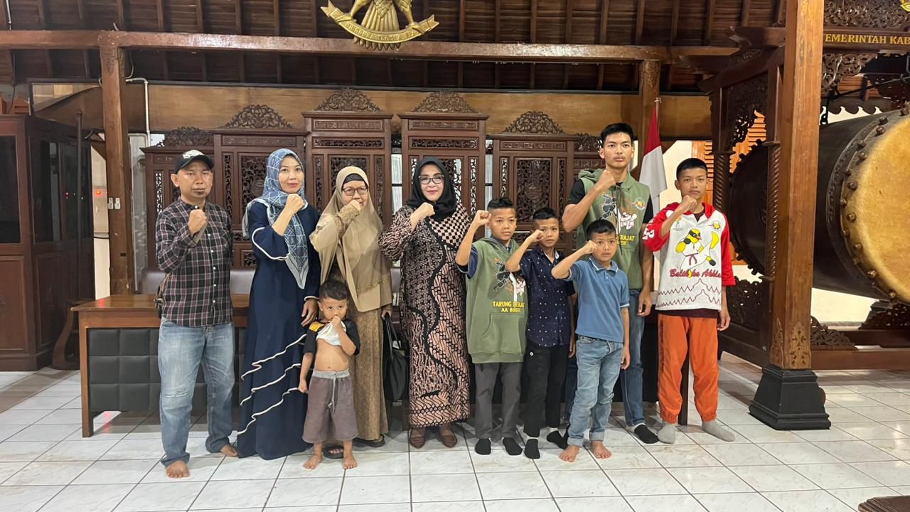 Empat atlet Tarung Derajat asal Banyumas siap memperkuat kontingen Jawa Tengah pada Kejuaraan Nasional (Kejurnas) Pelajar Kemenpora 2025 di Bandung, 3–8 Desember 2025.