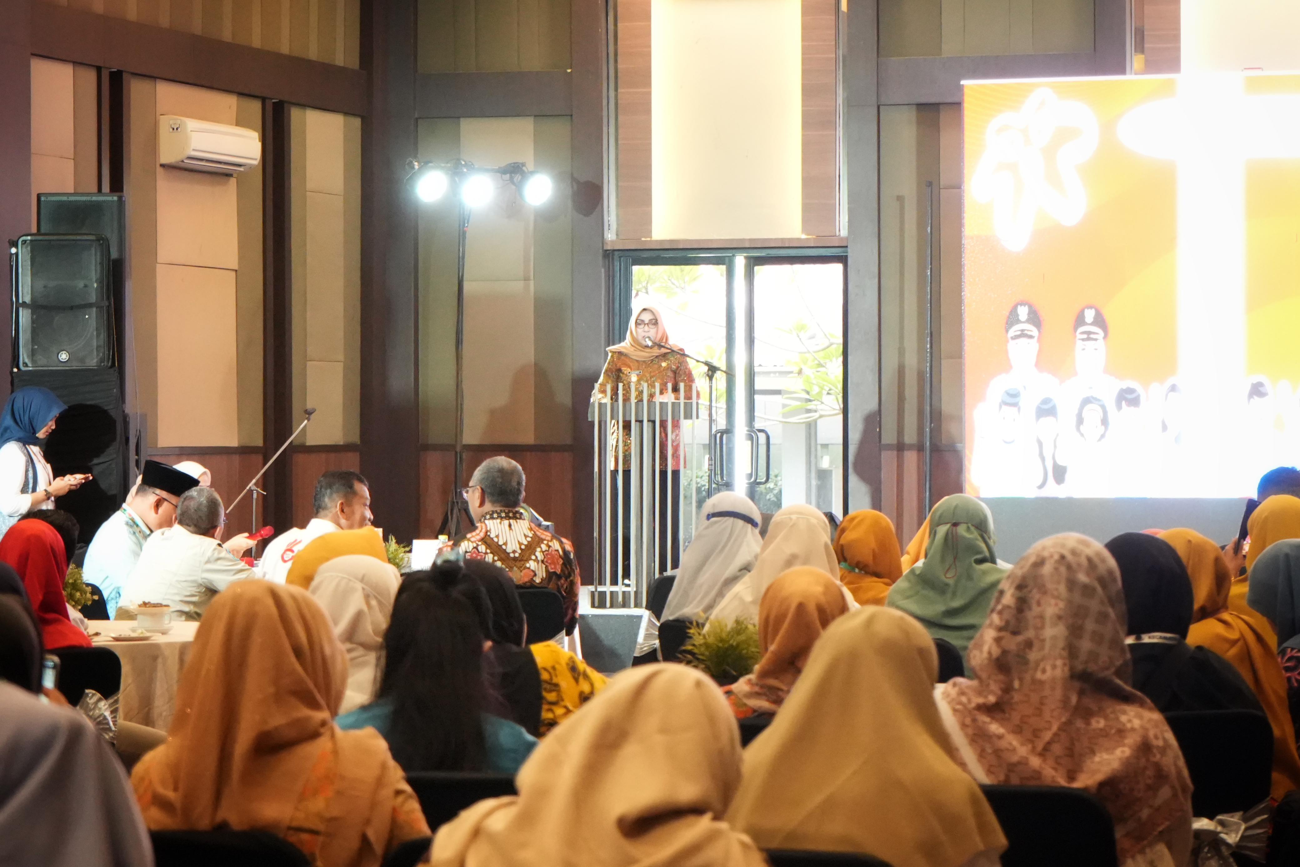 Wakil Bupati Banyumas Dwi Asih Lintarti saat menyampaikan sambutan di acara peringatan Hari AIDS Sedunia, Rabu (3/12/2025).