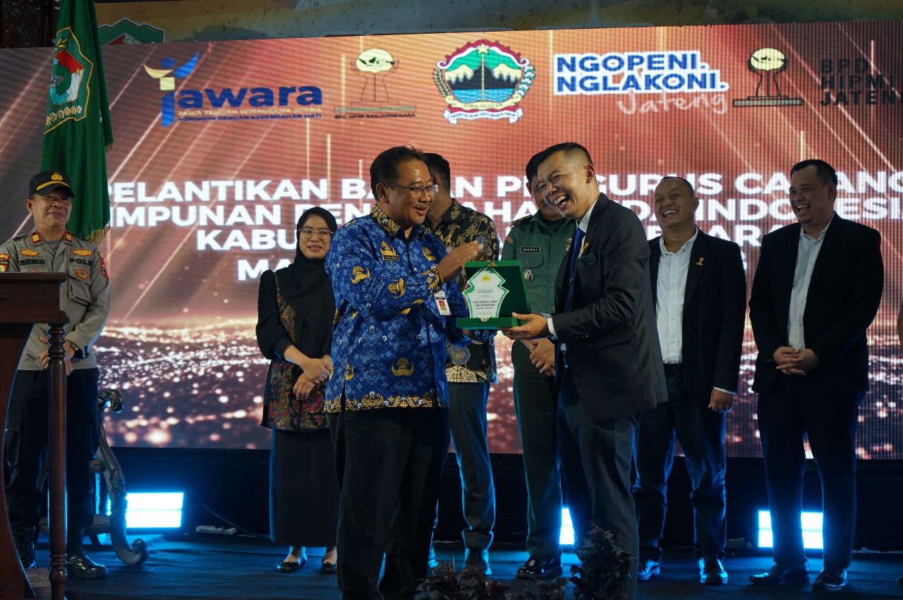 Pelantikan pengurus Himpi Kabupaten Banjarnegara periode 2025-2028. (dok. Kominfo)