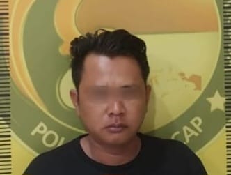 Tersangka kurir sabu diamankan Satresnarkoba Polresta Cilacap. (Humas Polresta Cilacap).
