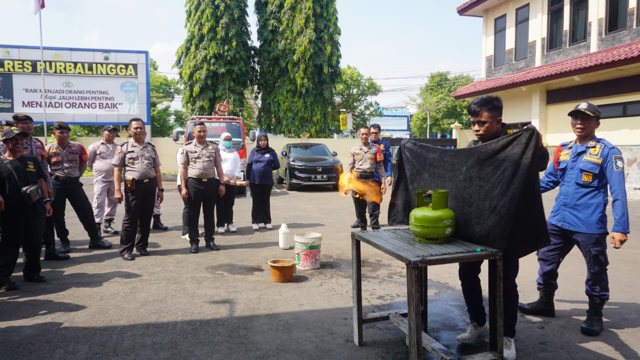pelatihan pemadam kebakaran
