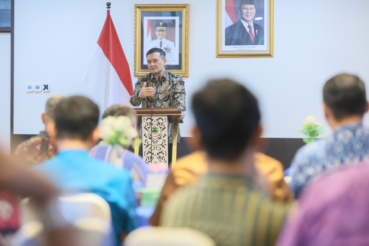 Gubernur Ahmad Luthfi